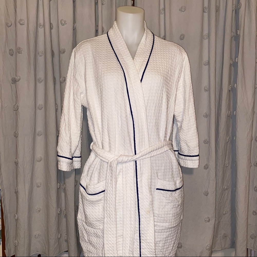 Ladies Liz Claiborne Robe
